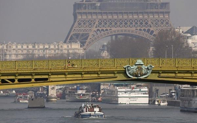 Paryż dusi się w smogu