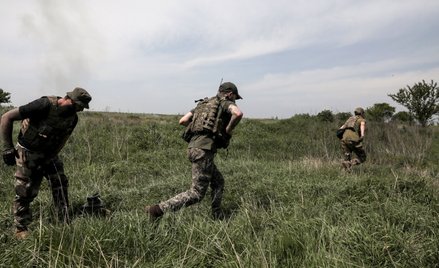 Rosja angażuje kolejne bataliony w natarciu na Bachmut