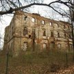 Pałac w Piotrowicach pochodzi z końca XVIII wieku