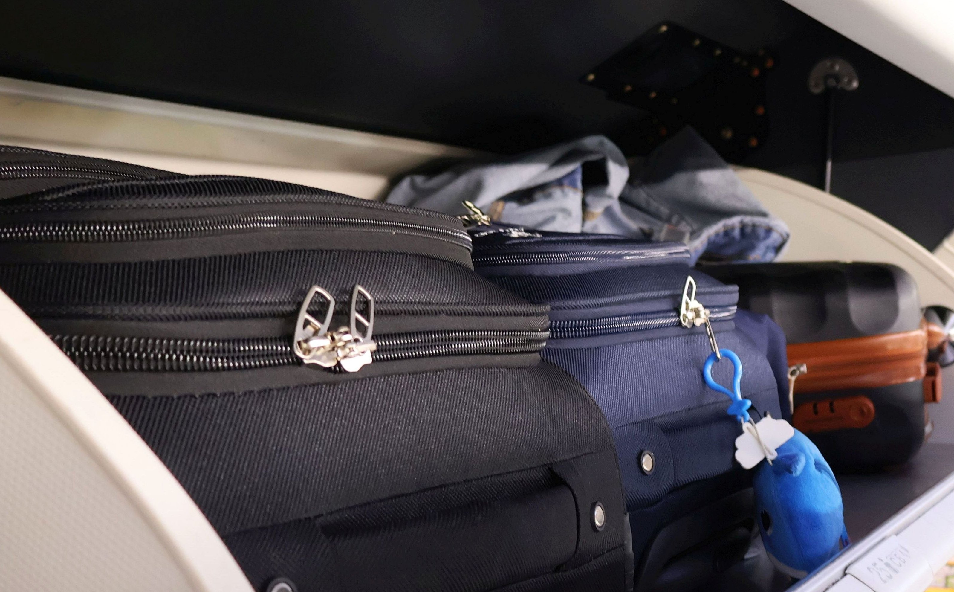 Kolejne linie lotnicze każą płacić za bagaż podręczny. „Brakuje miejsca w schowkach”