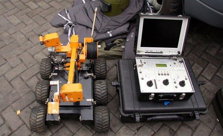 Rosyjski robot policyjny do rozminowywania "Waran" używany do szukania i rozbrajania ładunków wybuch