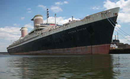 SS United States blisko 30 lat stał w porcie w Filadelfii w USA.