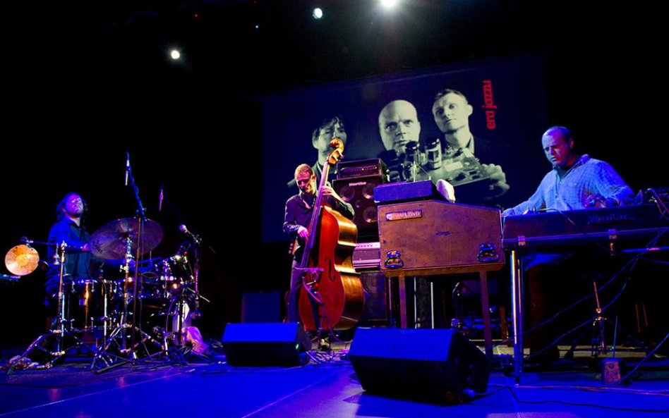 Trio Medeski Martin & Wood