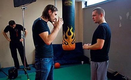Tomasz Schuchardt (z prawej) na planie „Tramwaju”