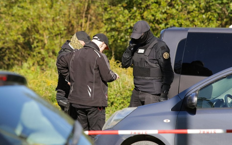 Ewakuacja mieszkańców bloku na olsztyńskim osiedlu. Działania wiążą się z młodymi mężczyznami mający