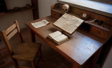 Pracodawca może rozwiązać umowę o pracę bez wypowiedzenia z winy pracownika, gdy popełni on ?w czasi