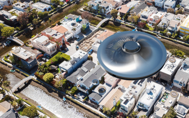 IFO  przypomina UFO,  ale to dron,  który ma przewozić przesyłki,  a w przyszłości także ludzi