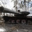 Zniszczony rosyjski czołg we wsi Dmytrywka pod Kijowem