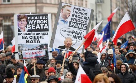 „Przywróćmy ład konstytucyjny” – marsz pod tym hasłem zorganizowany w marcu 2016 r. przez Nowoczesną