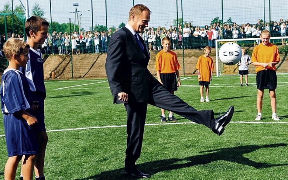 Jednym z wydarzeń, które zapadły w pamięci, było opuszczenie przez premiera Donalda Tuska jednego z 