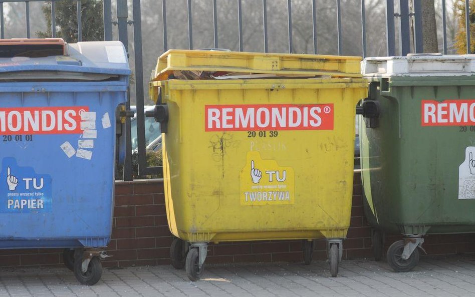 Warszawa musi poprawić uchwałę w sprawie opłat za odbiór odpadów