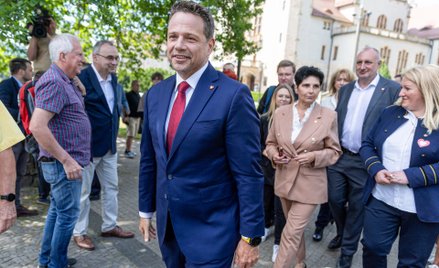 Rafał Trzaskowski wywołał kontrowersje decyzją o zdjęciu krzyży w warszawskich urzędach