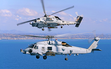 Dwie maszyny MH-60 Romeo w locie. Fot./Lockheed Martin.