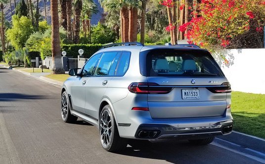 BMW X7 M60i