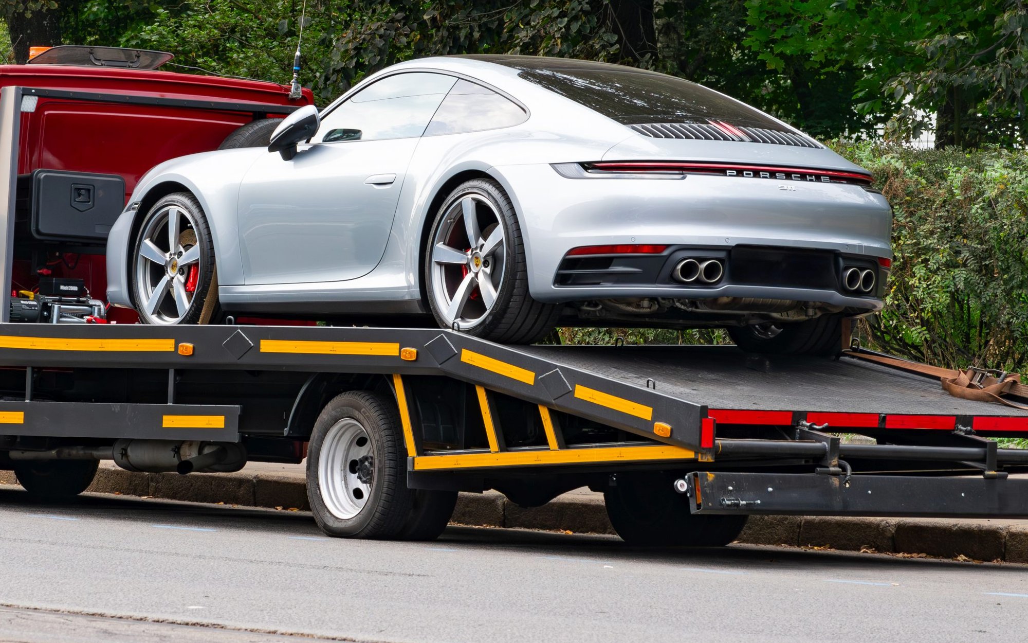 Hundreds of Porsches in Russia immobilized. strategy   failure blocks cars