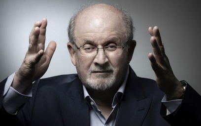 Salman Rushdie (zdjęcie z sesji fotograficznej w Paryżu w 2018 roku)