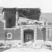 Jedna z ponad 200 szkół zniszczona trzęsieniem ziemi w 1933 roku w Long Beach.