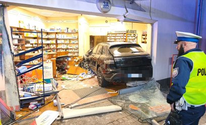 Pijana kobieta wjechała porsche do apteki. Miała ponad 2 promile