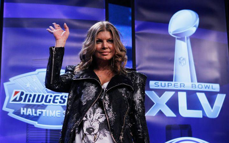 Gwiazdami Super Bowl są największe sławy show biznesu. Na zdj. Fergie z Black Eyed Peas
