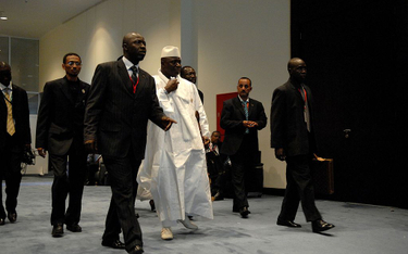 Prezydent Gambii leczył chorych na HIV ziołami