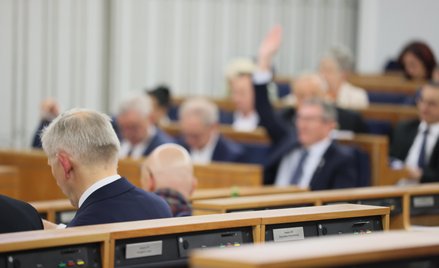 Senatorowie podczas czwartkowego posiedzenia