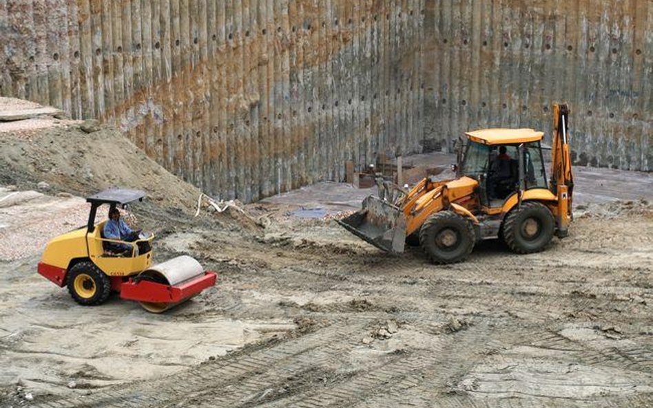 Ubezpieczenia: polisa dla koparki i spychacza