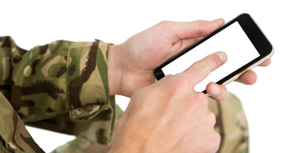 US considers confiscating soldiers' phones to block Iran's intelligence gathering