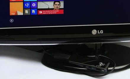 Intel Compute Stick może działać nawet z Windows. A mieści się w kieszeni. Fot. Juliusz Kornaszewski