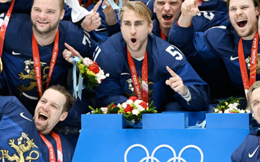 Finowie ze złotymi medalami po finałowym zwycięstwie nad hokeistami rosyjskimi