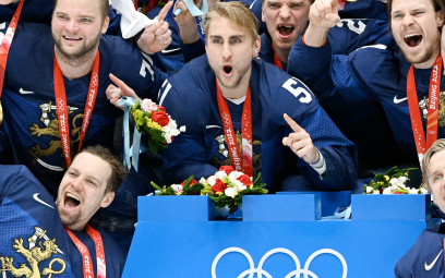 Finowie ze złotymi medalami po finałowym zwycięstwie nad hokeistami rosyjskimi