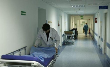 Ryczałt każe oszczędzać na chorych