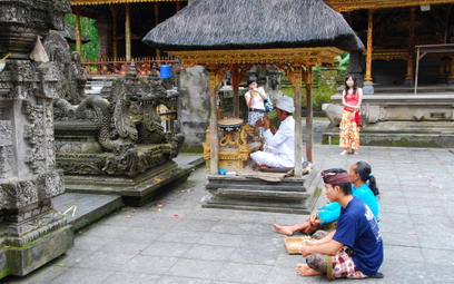 Rajskie plaże, egzotyczna roślinność, pamiątki kultury - to elementy przyciągające turystów na Bali
