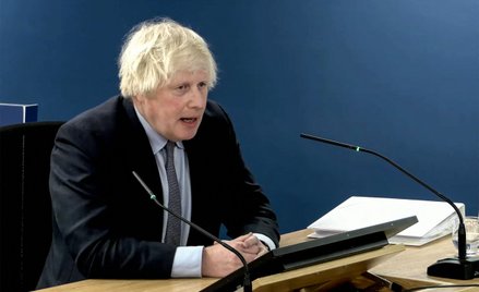 Boris Johnson, były premier Wielkiej Brytanii, odpowiadał na pytania dotyczące walki z pandemią COVI