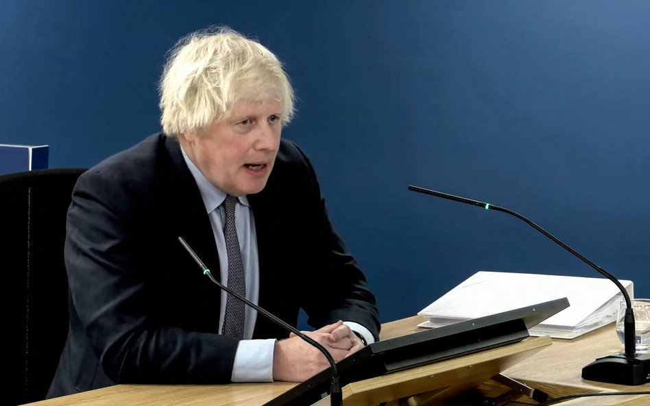 Boris Johnson, były premier Wielkiej Brytanii, odpowiadał na pytania dotyczące walki z pandemią COVI