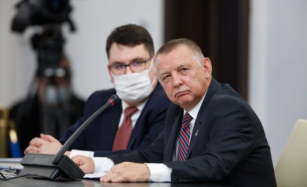 Szef NIK Marian Banaś przed senacką komisją przyznał, że był nielegalnie inwigilowany
