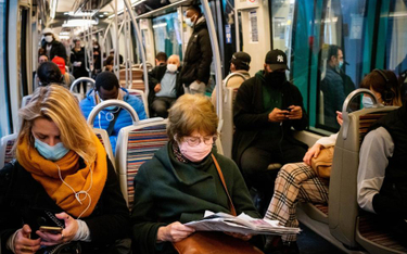 Ochrona przed wirusem: nie gadać w metrze