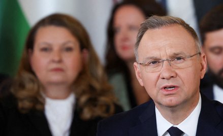 Małgorzata Paprocka (w tle) powiedziała, że prezydent Andrzej Duda oczekuje informacji od ABW w spra