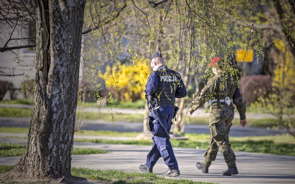 Mundurowi chcą wyrównania po likwidacji ulgi dla klasy średniej