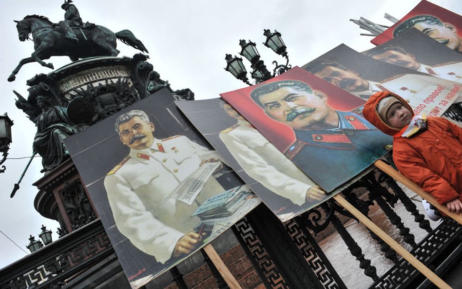 Rosja: Stalin w wyborach parlamentarnych