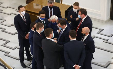 Bartkiewicz: Fundusz Odbudowy. Ciekawy przypadek Marcina Warchoła