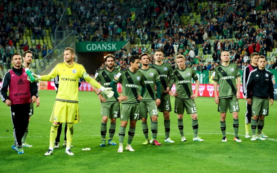 Ekstraklasa piłkarska - Porażka Legii, walka o tytuł do ostatniej kolejki
