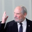 Antoni Macierewicz czasami formułuje tezy zbyt daleko idące w stosunku do faktów, którymi dysponuje.