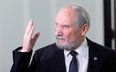 Antoni Macierewicz czasami formułuje tezy zbyt daleko idące w stosunku do faktów, którymi dysponuje.