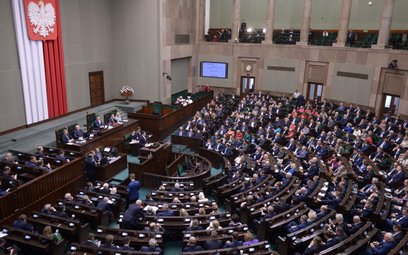 Sejm przyjął ustawę o finansowaniu z budżetu metody in vitro. Część posłów PiS "za"