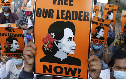 W stolicy kraju Naypyidaw manifestanci żądają uwolnienia Aung San Suu Ky