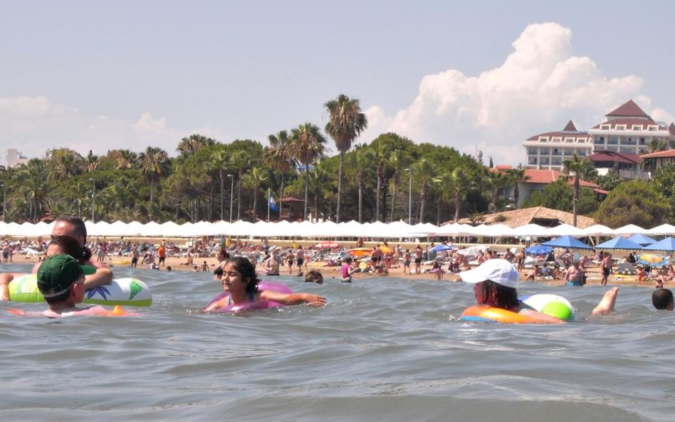 Poradnik: Na co musisz zwrócić uwagę podpisując umowę z biurem podróży?