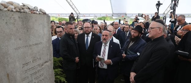 Naczelny rabin Polski Michael Schudrich podczas uroczystości w Jedwabnem