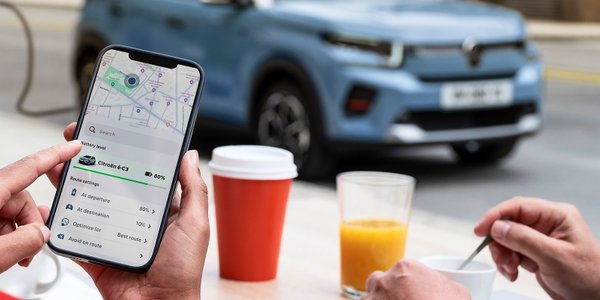 W Europie hybrydy plug-in dominują. Rynek EV przekroczył 20 mln, ale USA hamują