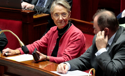 Francja. Rząd na kroplówce, gospodarka na zakręcie