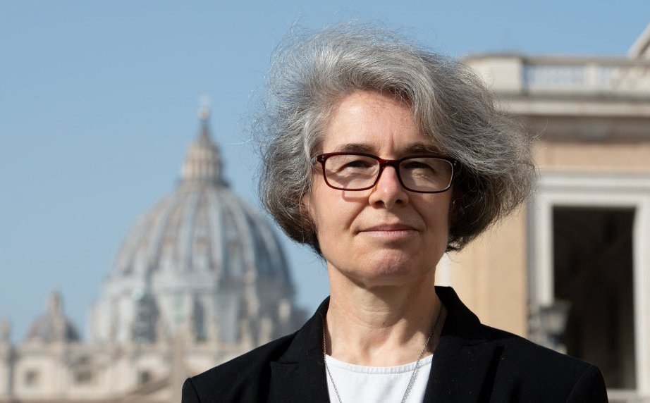 Siostra Nathalie Becquart: Papież Franciszek chciał, aby kobiety odgrywały większą rolę w Kościele